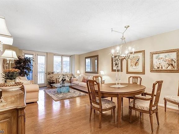 3rd image of 410 Smith Manor Blvd