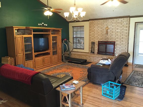 2nd image of 118 Las Lomas Dr