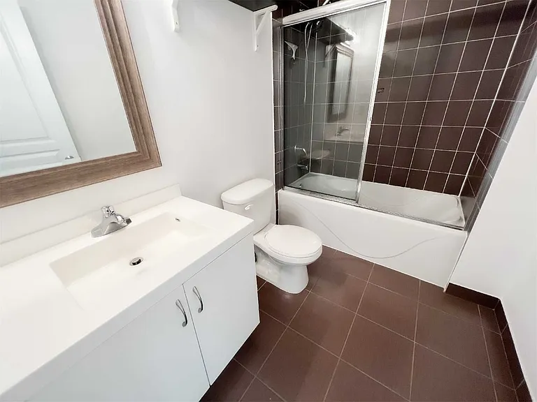 2240 Lake Shore Blvd W #309 — Photo 13