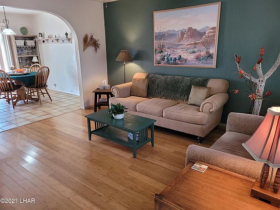 4th image of 905 Sunny Ridge Dr