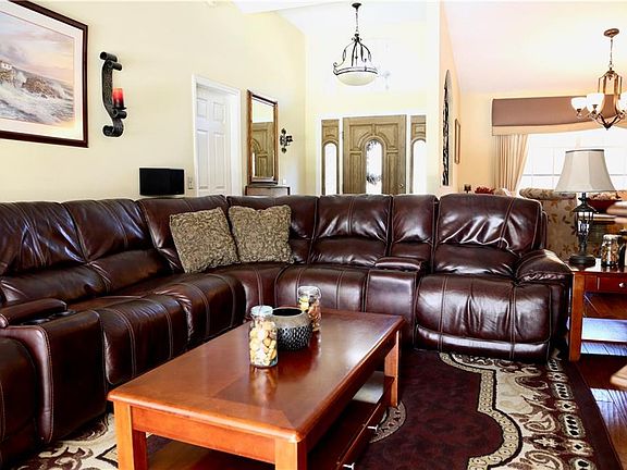 5th image of 18729 Winding Oaks Blvd