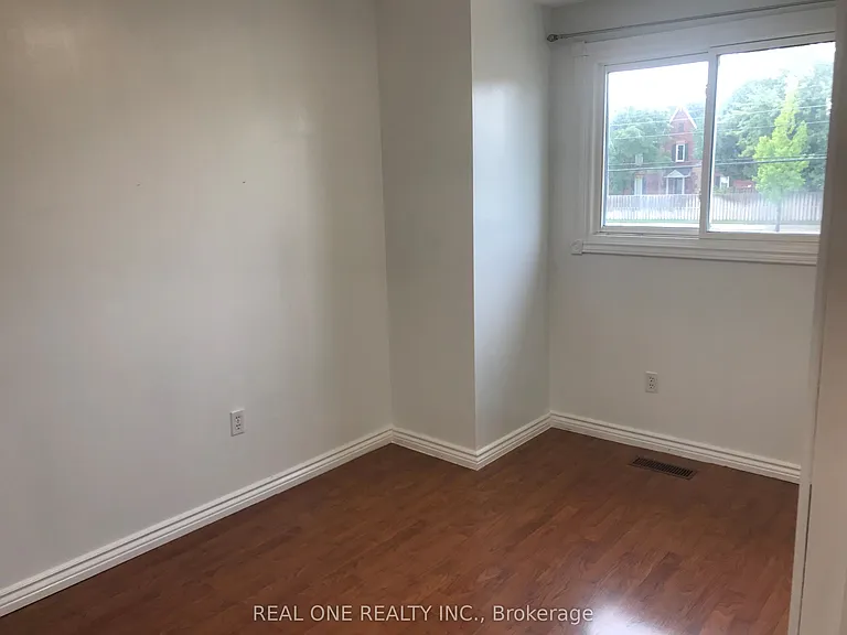 1580 Lancaster Dr #28 — Photo 11