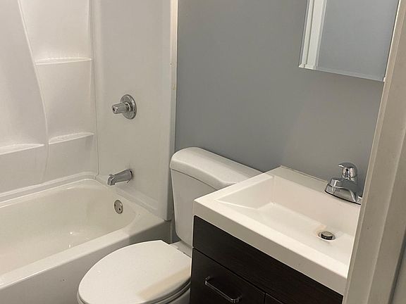 3rd image of 7438 S Maryland Ave #1