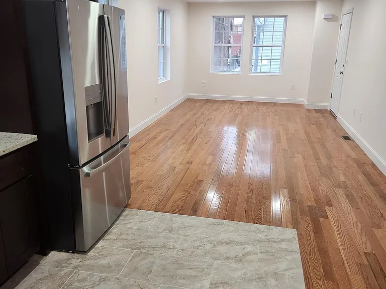 26 Cromwell St #1 — Photo 5