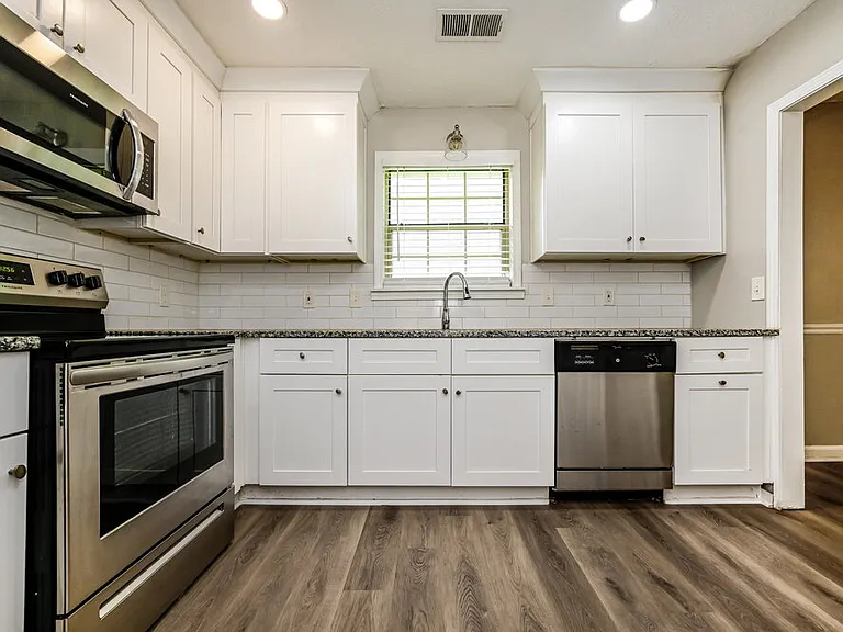 2921 Sunset Ct — Photo 6
