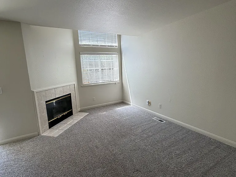 524 Court St — Photo 2