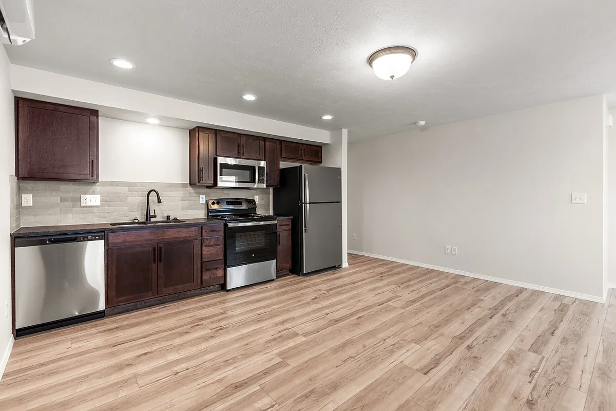Building Photo - 8315 N Phoebe Ct #B