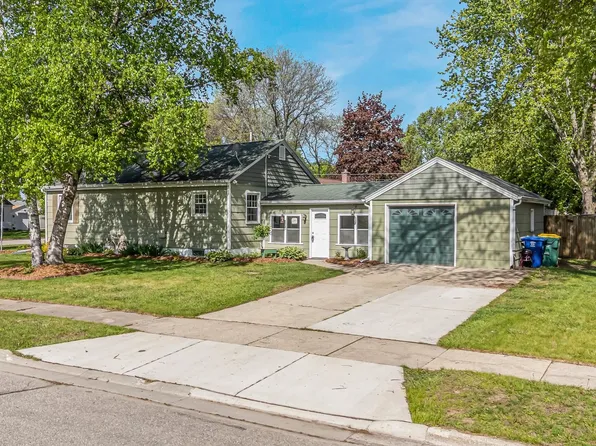 1212 8th St, Green Bay, WI 54304