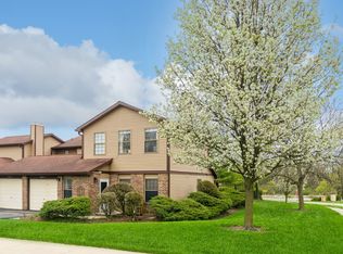 8321 Highpoint Cir UNIT D, Darien, IL 60561