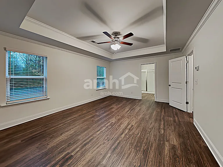 661 Woodall Rd — Photo 10