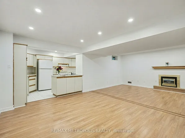 1105 Petunia Pl #Basement, Pickering, ON L1V 4N5