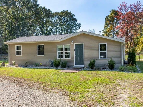 71212 State Line Rd, Edwardsburg, MI 49112