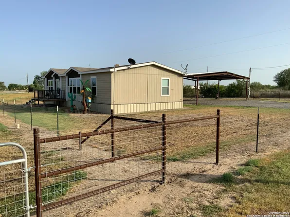 124 FM 1545, Three Rivers, TX 78071