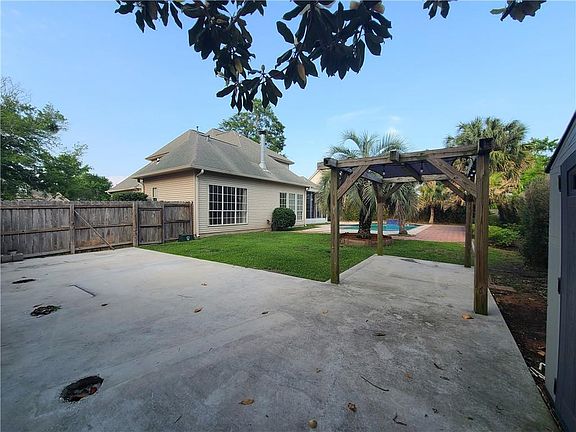 4th image of 1123 Hardy Dr