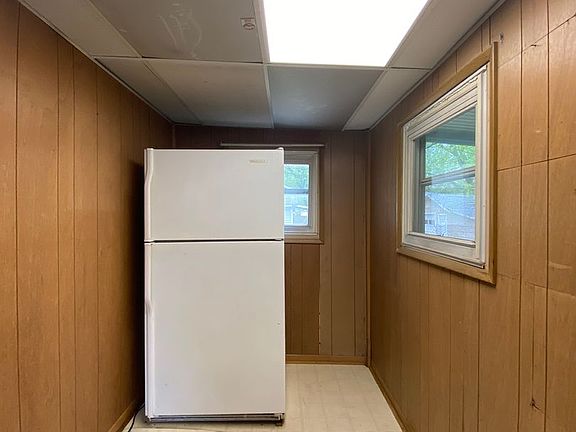 4th image of 1127 Maple Row