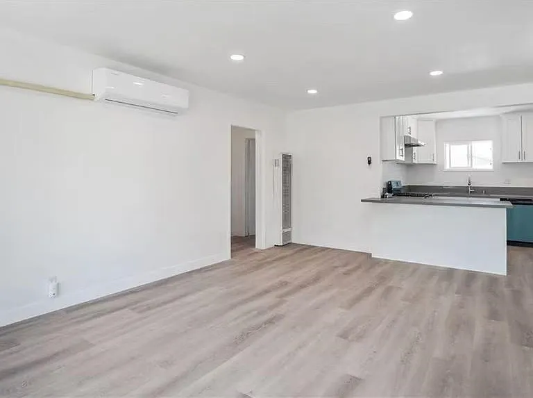 4249 Filhurst Ave — Photo 9