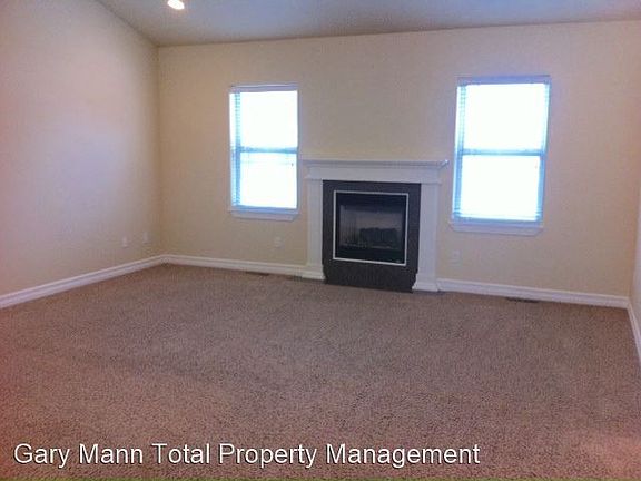 3rd image of 537 N Osprey Ln