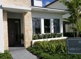 15600 SW 176th Ter #10, Miami, FL 33187