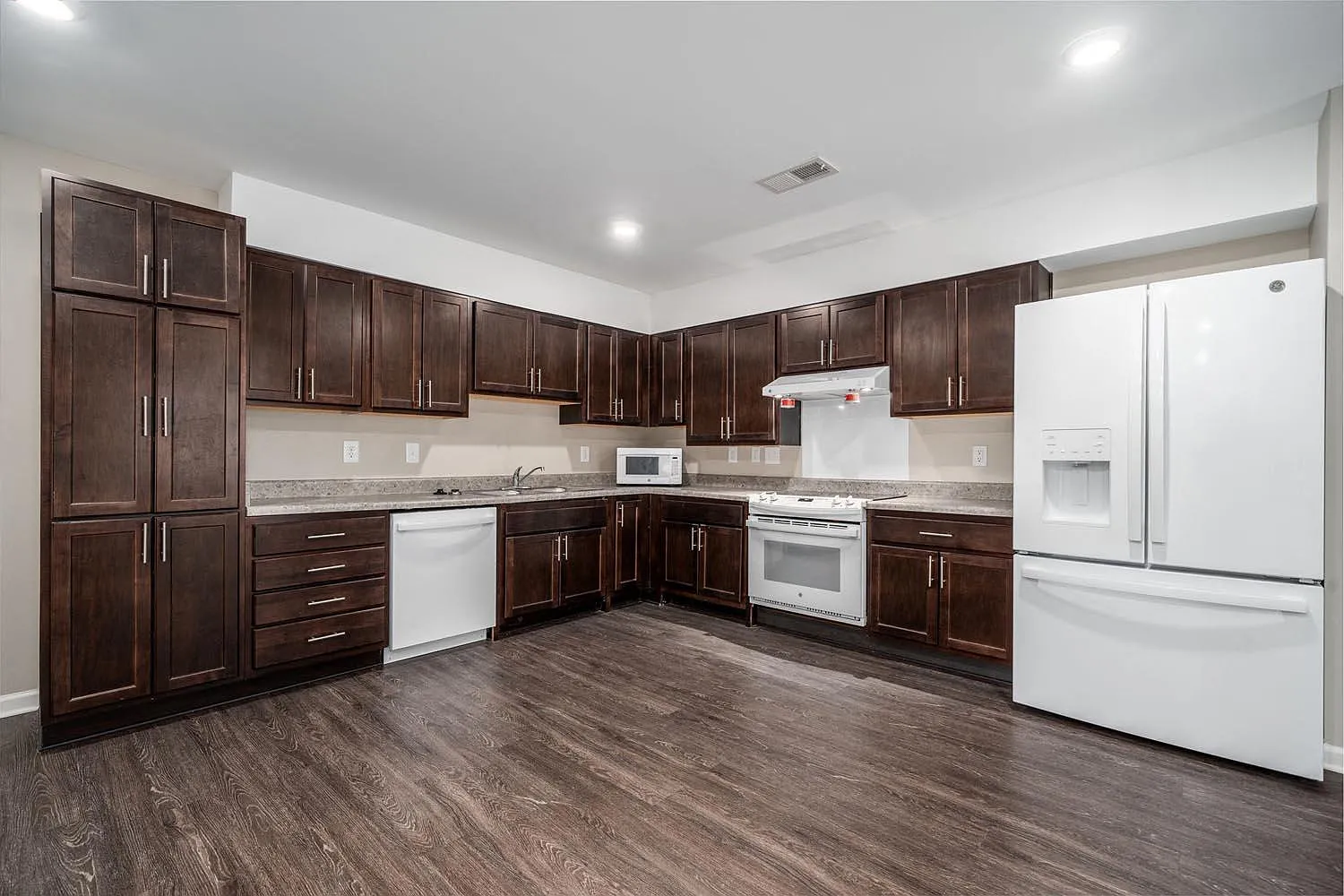 Northlake Center Apartments — Photo 4