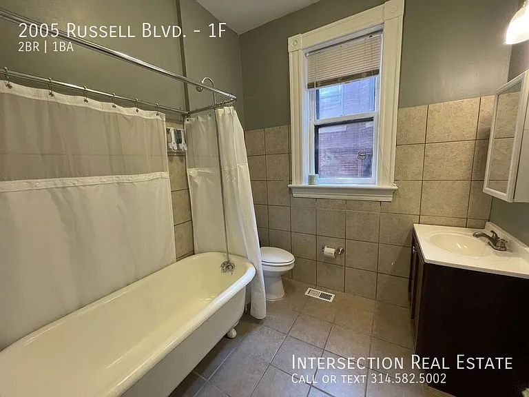 2005 Russell Blvd #1F — Photo 8