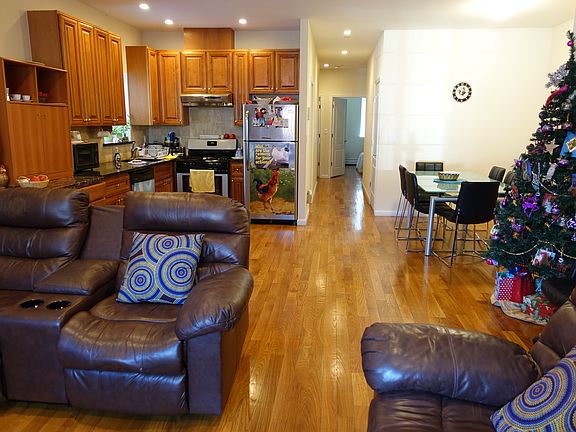 4th image of 15 Bay 31 St #1A