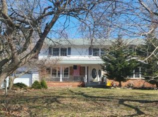 36 Kensington Dr, Manalapan, NJ 07726