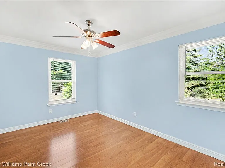 44820 Yorkshire Dr — Photo 11