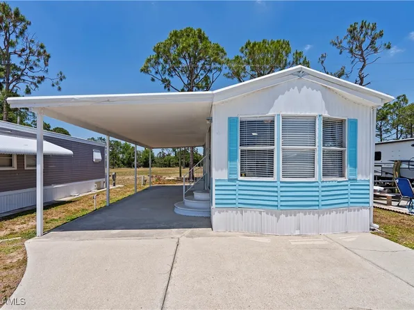 242 Caravan Cir, North Fort Myers, FL 33903