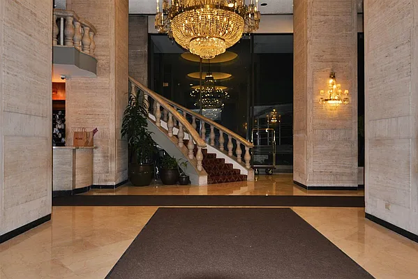 Sold by RE MAX Team | media 2