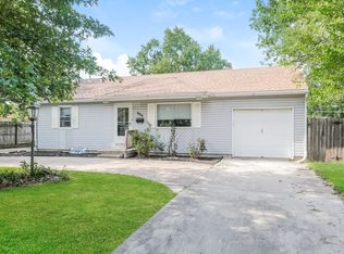 904 NE 67th St, Gladstone, MO 64118
