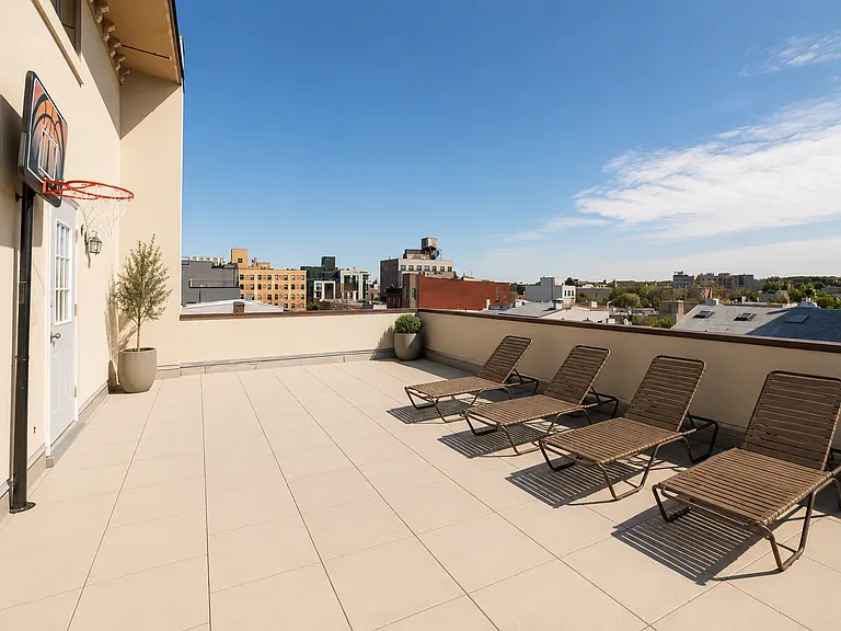 1117 Lafayette Ave #2R — Photo 10