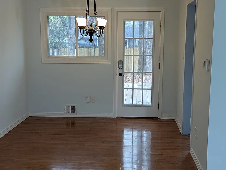 4507 Weyburn Dr — Photo 11