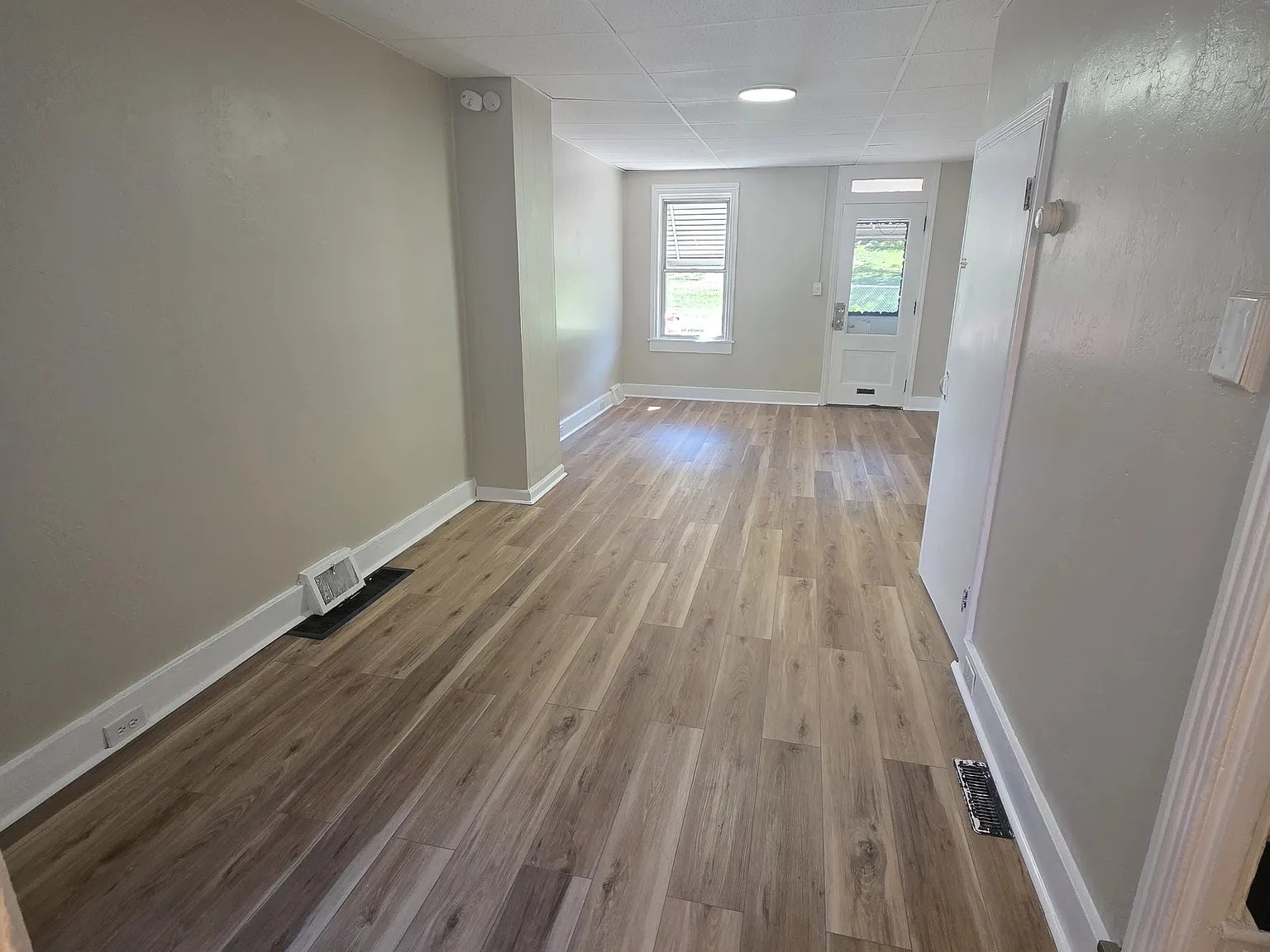 3 bed, $1,325 — Photo 3