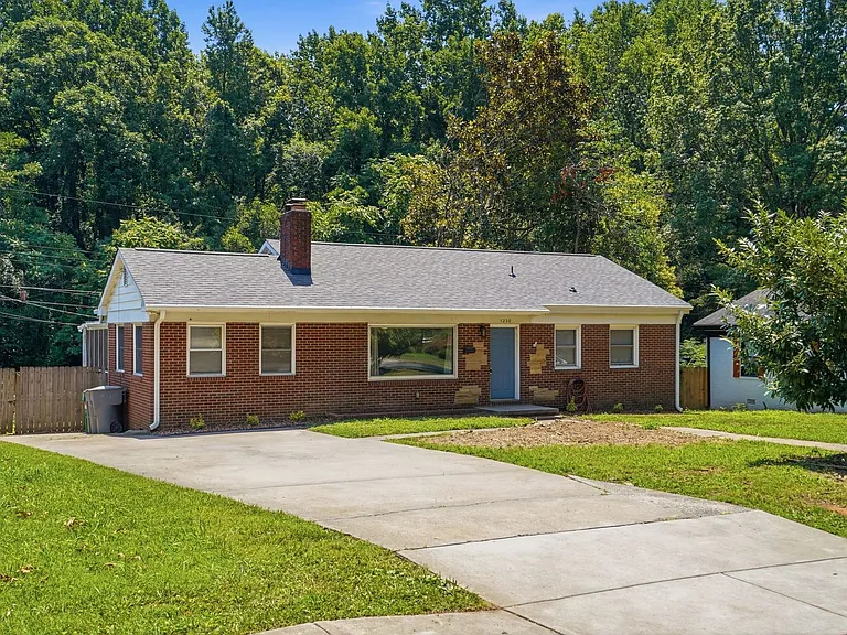 1230 Roanoke Ave — Photo 50