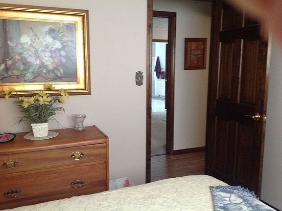 3rd image of 1410 S Emory Ave