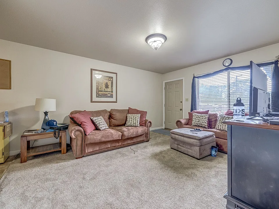 261 N 400 E #201