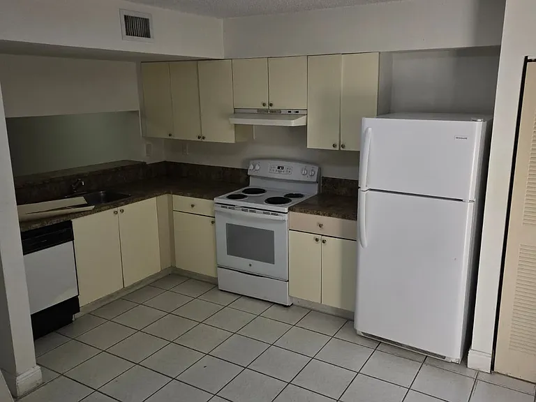 8250 SW 149th Ct #203 — Photo 3