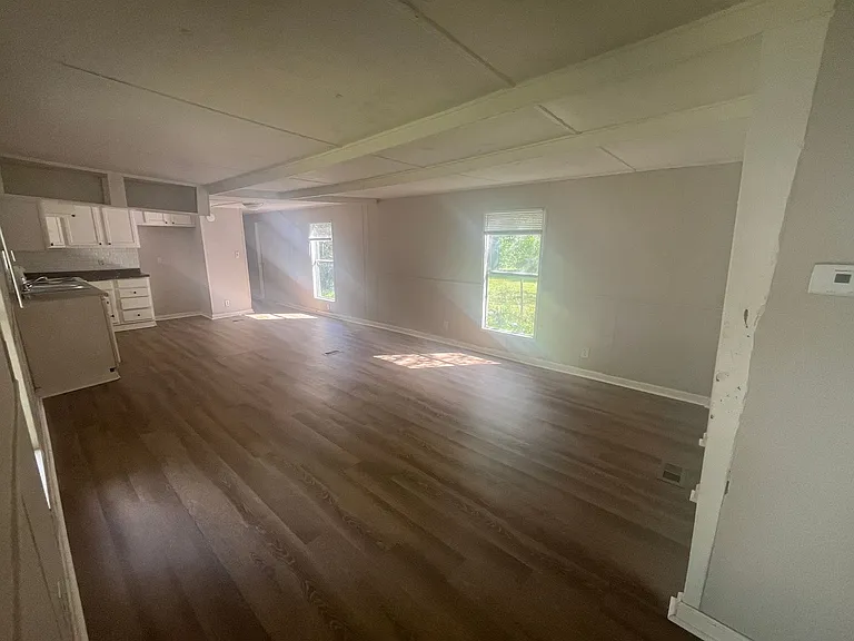 1705 Leonard Dr — Photo 3