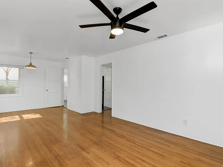 4774 College Ave — Photo 3