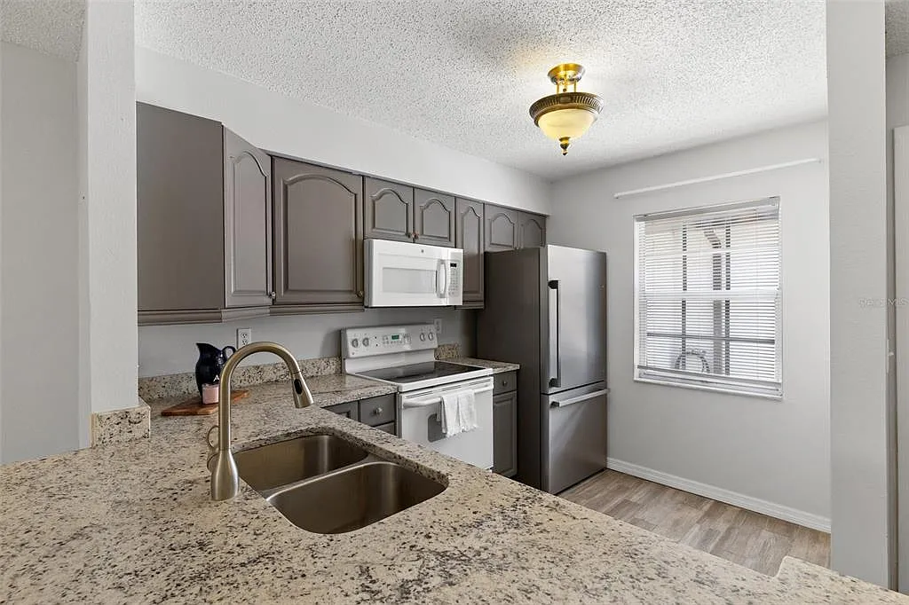 1 bed, 1.0 bath, 636 sqft, $1,450 — Photo 3