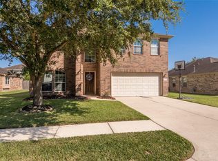 6105 Winter Oak St, Pearland, TX 77584