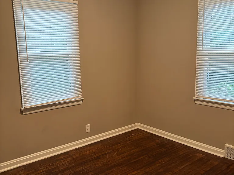5533 Sunbury Ave — Photo 3