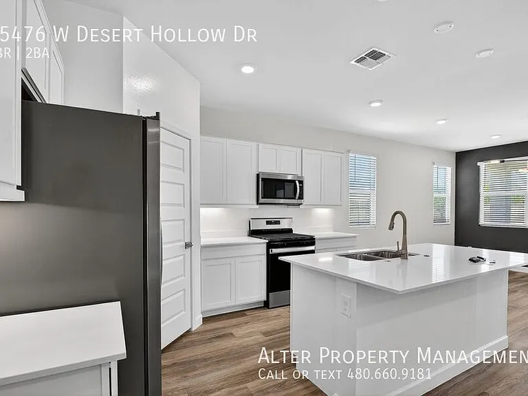 15476 W Desert Hollow Dr — Photo 17