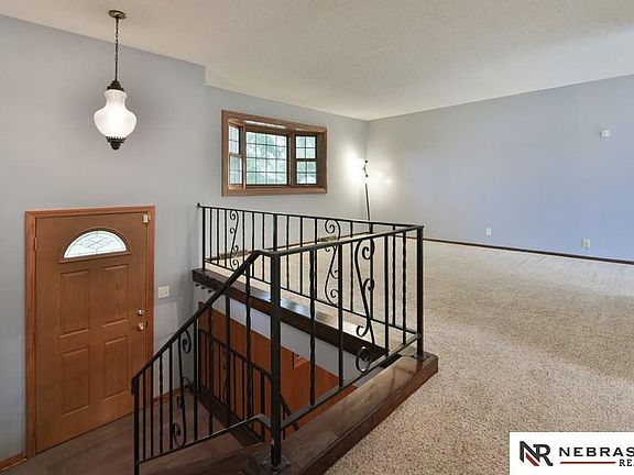 5th image of 9312 Laurel Ave