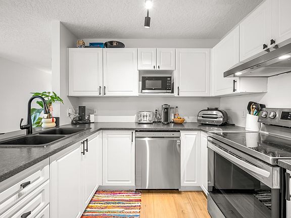 3rd image of 717 Aspen Rd #30