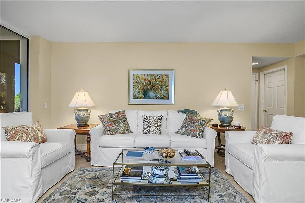 2 bed, 2.0 bath, 1601 sqft, $7,500 — Photo 2