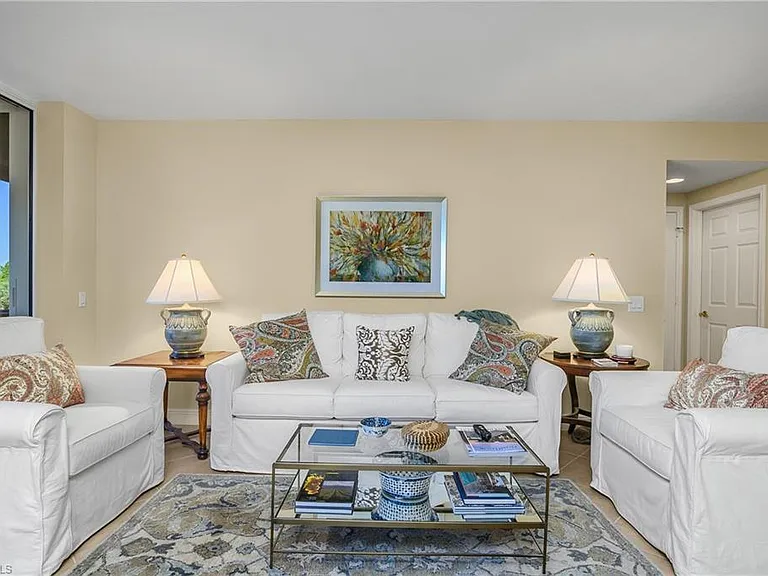 7225 Pelican Bay Blvd #204 — Photo 2