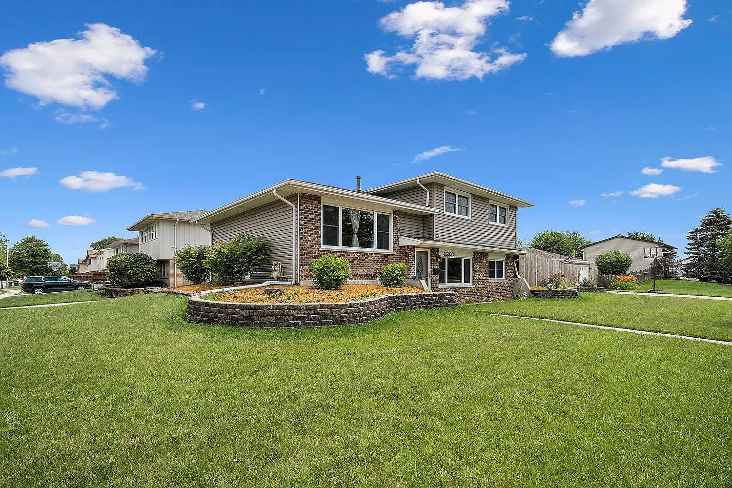16303 76th Ave photo 1