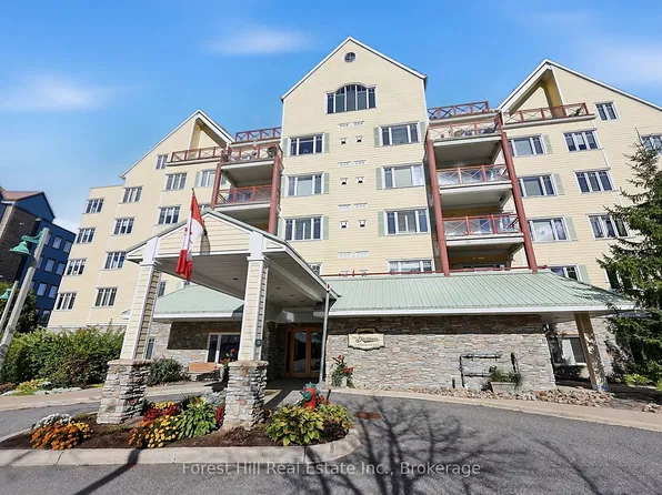 110 Steamship Bay Rd N #202, Gravenhurst, ON P1P 1Z9