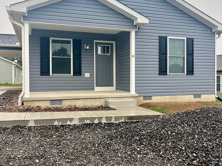 70 Hanshew Ln — Photo 1
